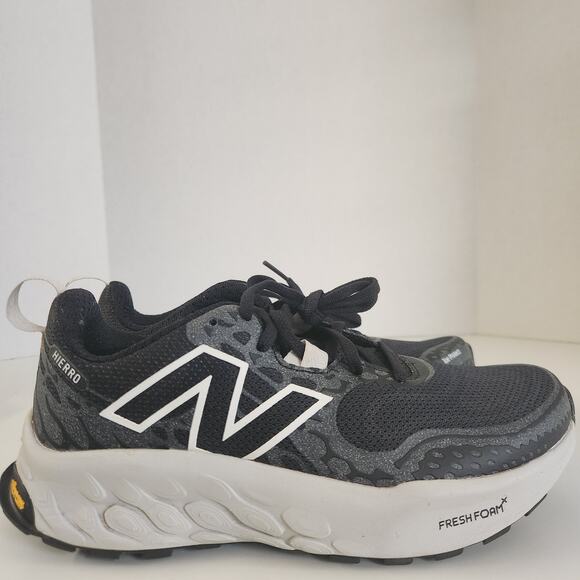 New Balance Black Gray Women's Sneakers Hierro Trail Vibram Fresh Foam 8D Wide - Picture 2 of 10